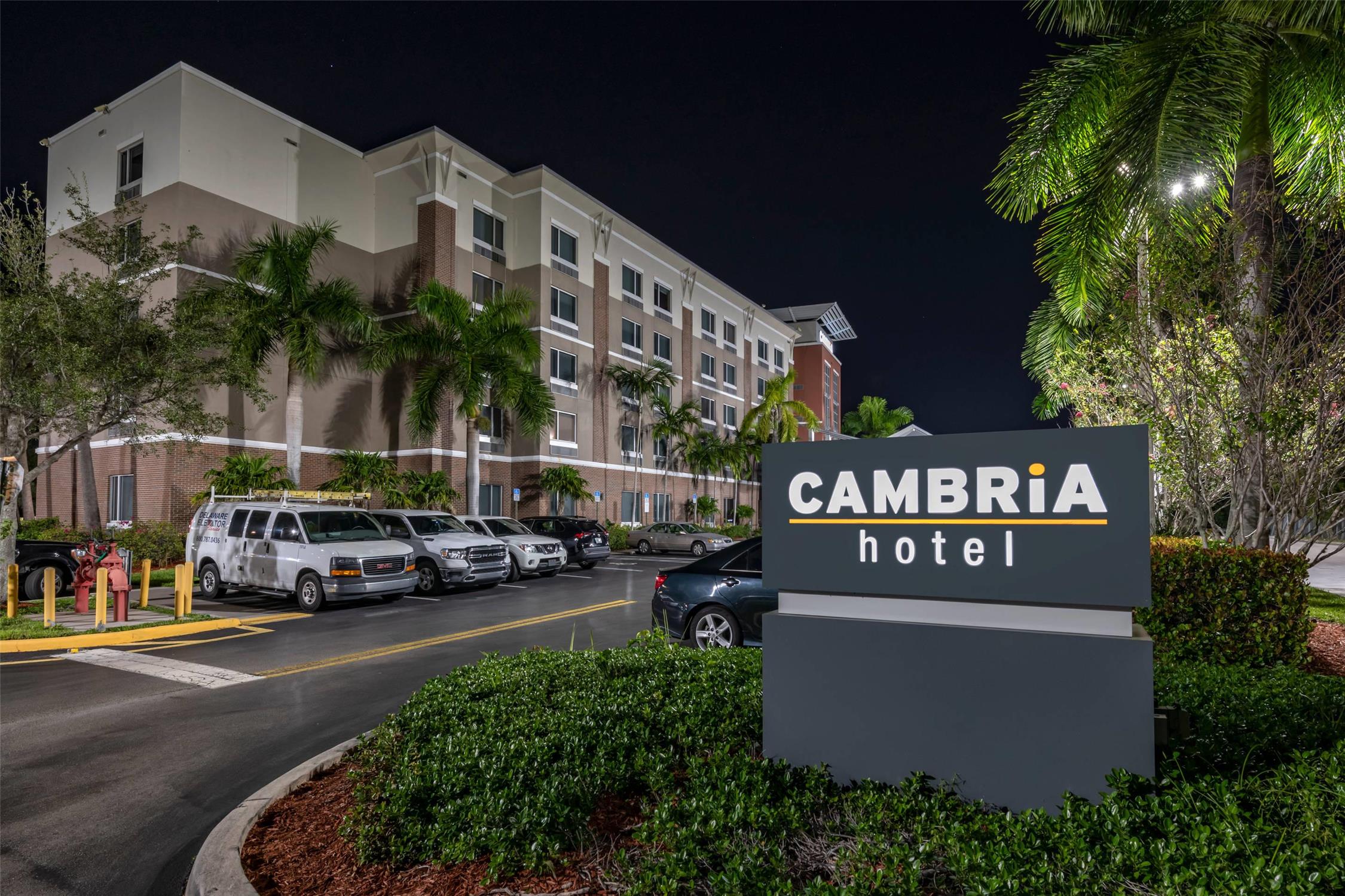 Cambria Hotel Ft Lauderdale Airport South Cruise Port 28/29