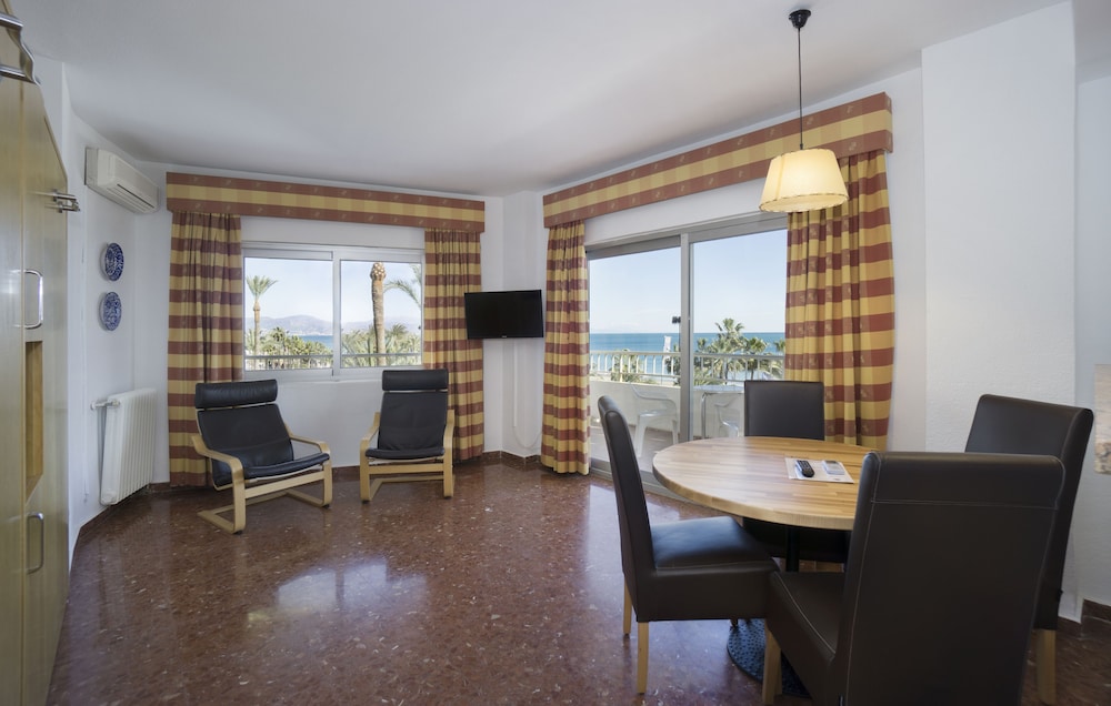 Hotel Apartamentos Bajondillo 39/64