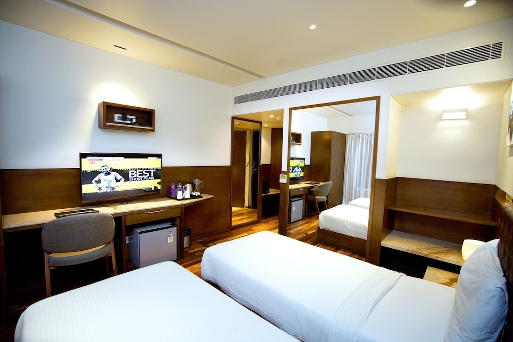 Hotel De Nada 23/43