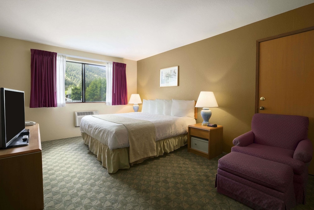 Howard Johnson by Wyndham Leavenworth 10/27