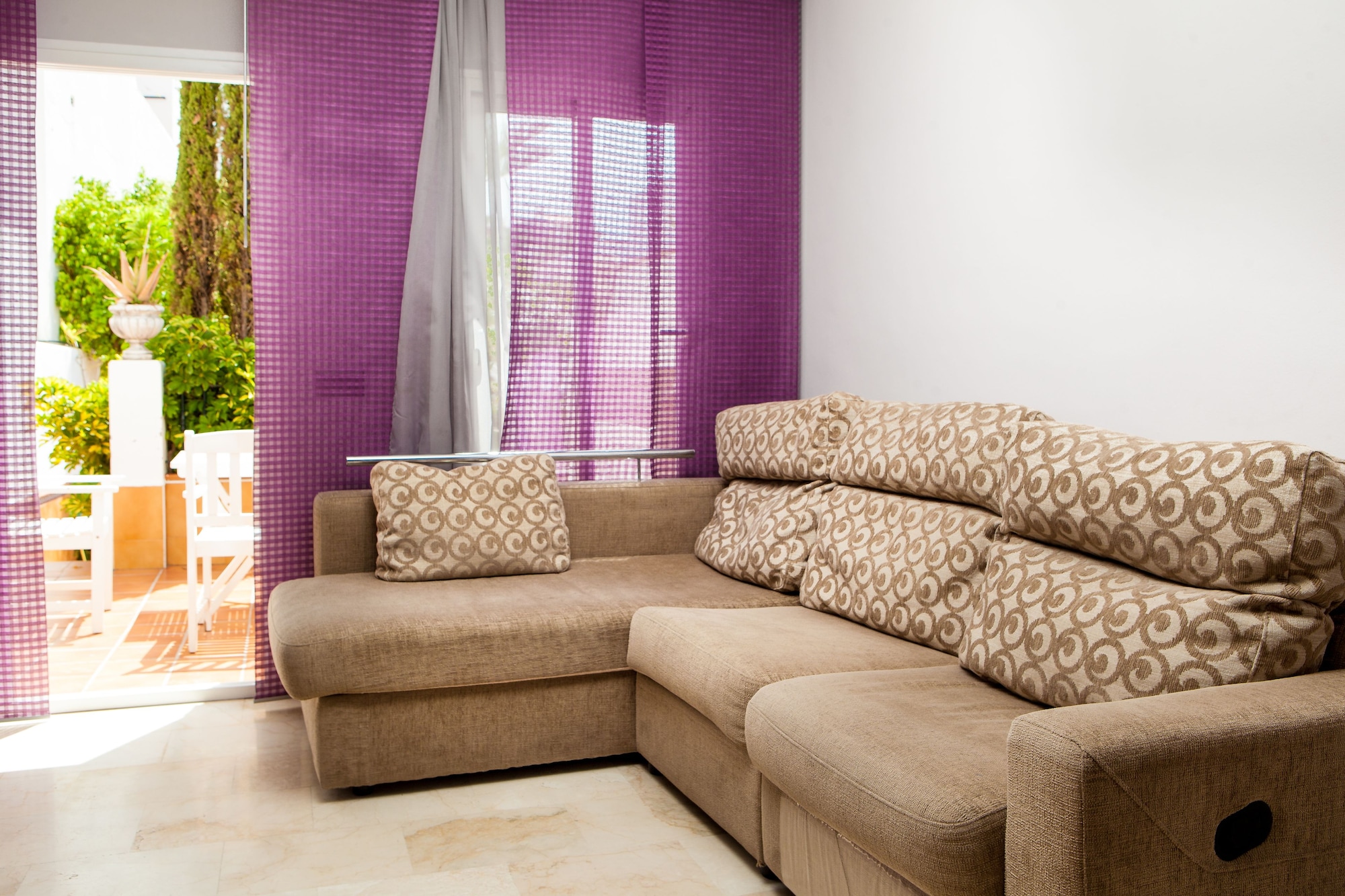 hostal abril