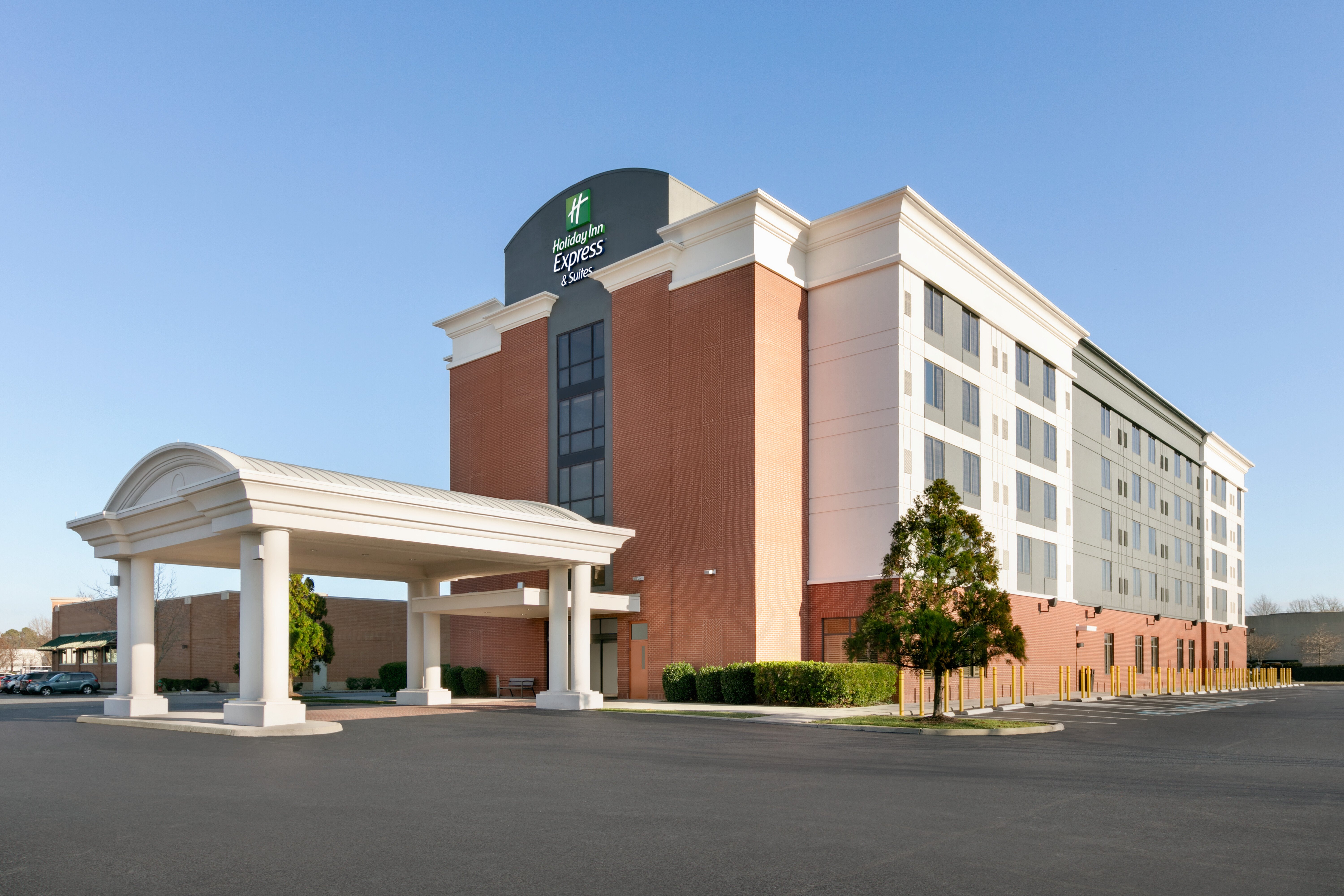 Holiday Inn Express Hotel And Suites Norfolk Airport 55/60