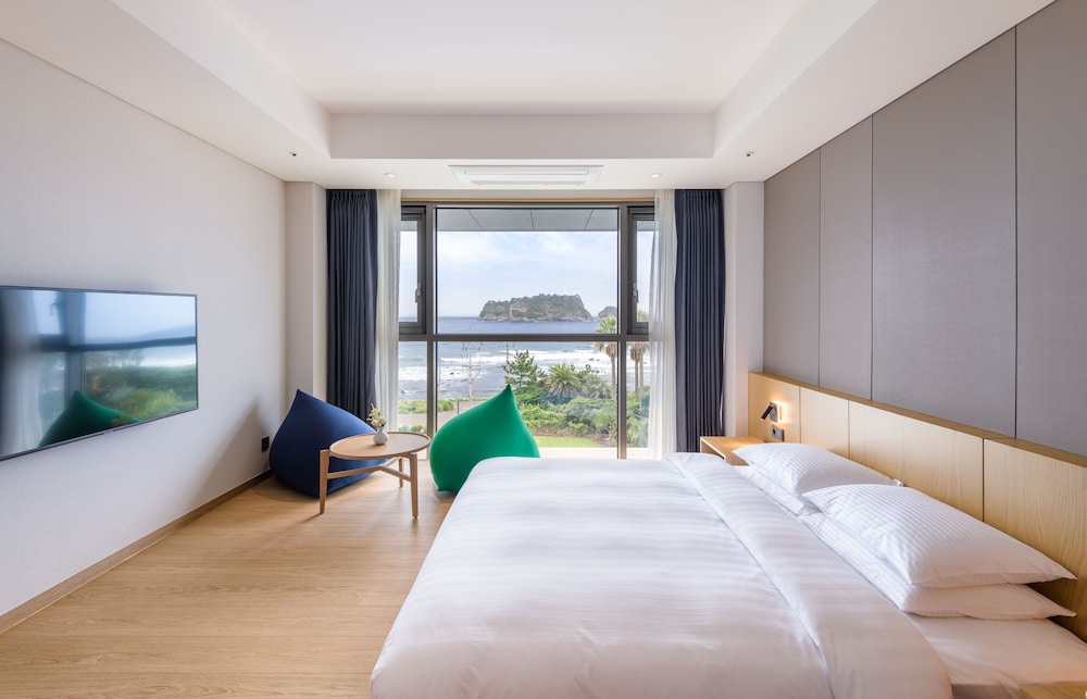 DELUXE, DOUBLE BED, SEA VIEW, ANNEX