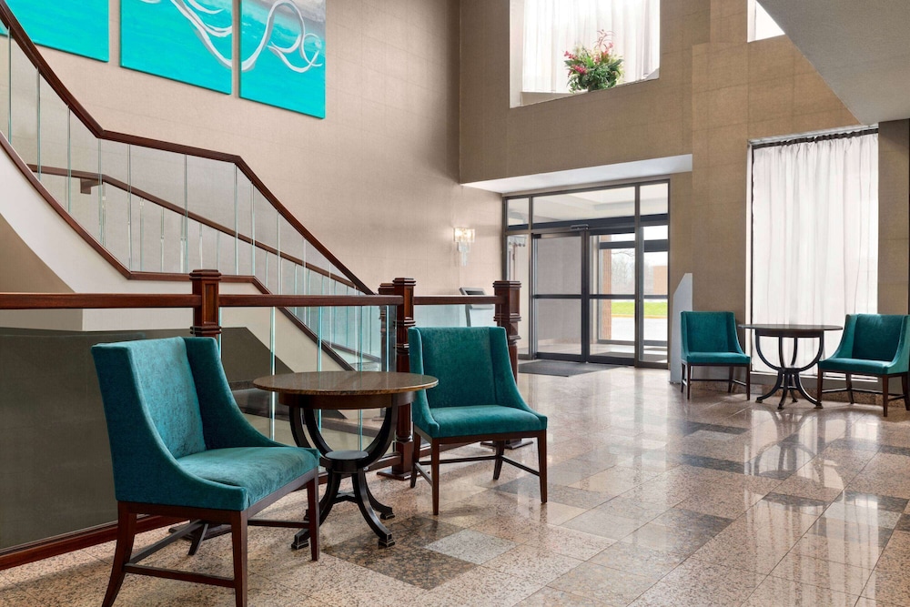 Ramada Plaza By Wyndham Niagara Falls 66/79