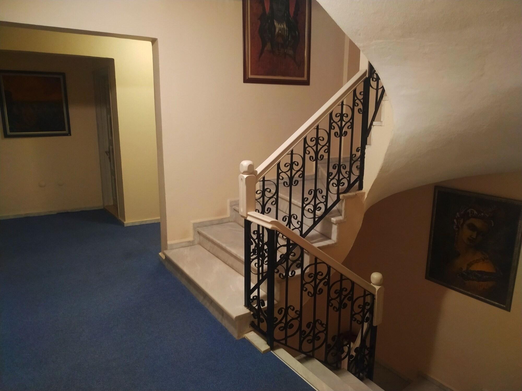 Yalcin Hotel 49/63