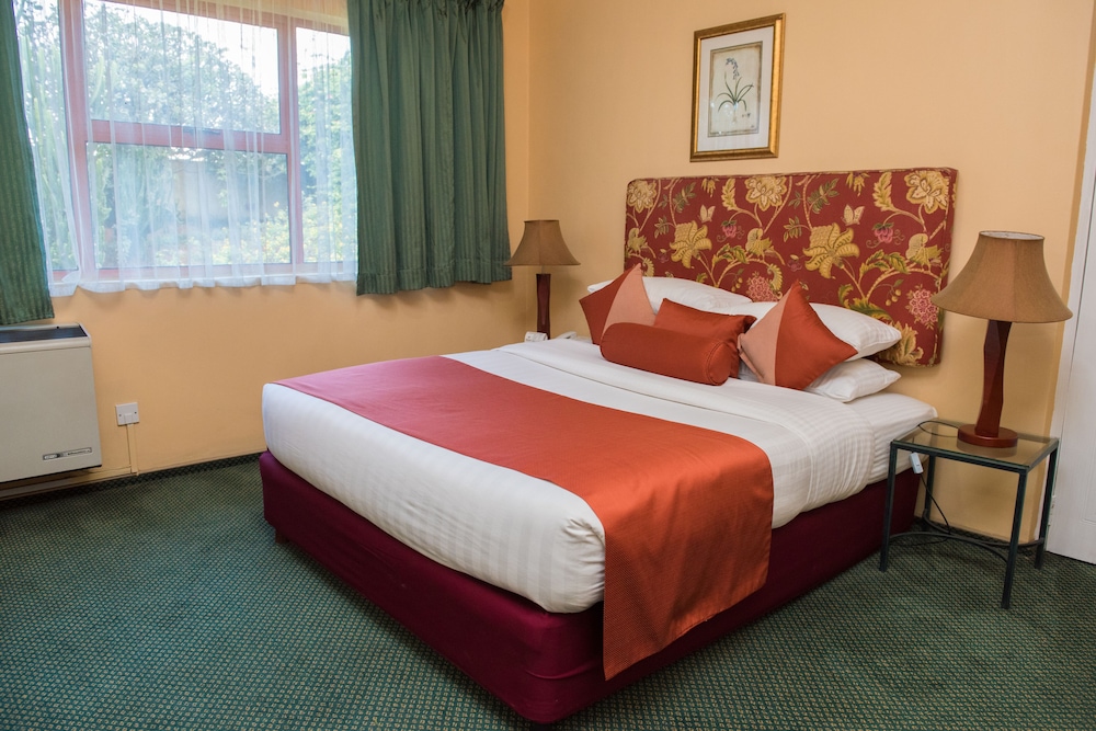 Crossroads Hotel 5/58