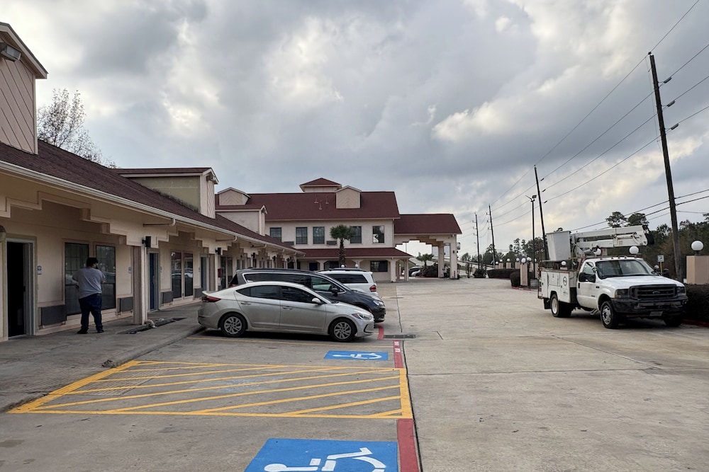 Regency Inn & Suites By Capital O Houston IAH Airport 57/66