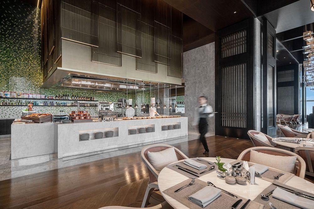 Grand Bay Hotel Chengdu 28/50