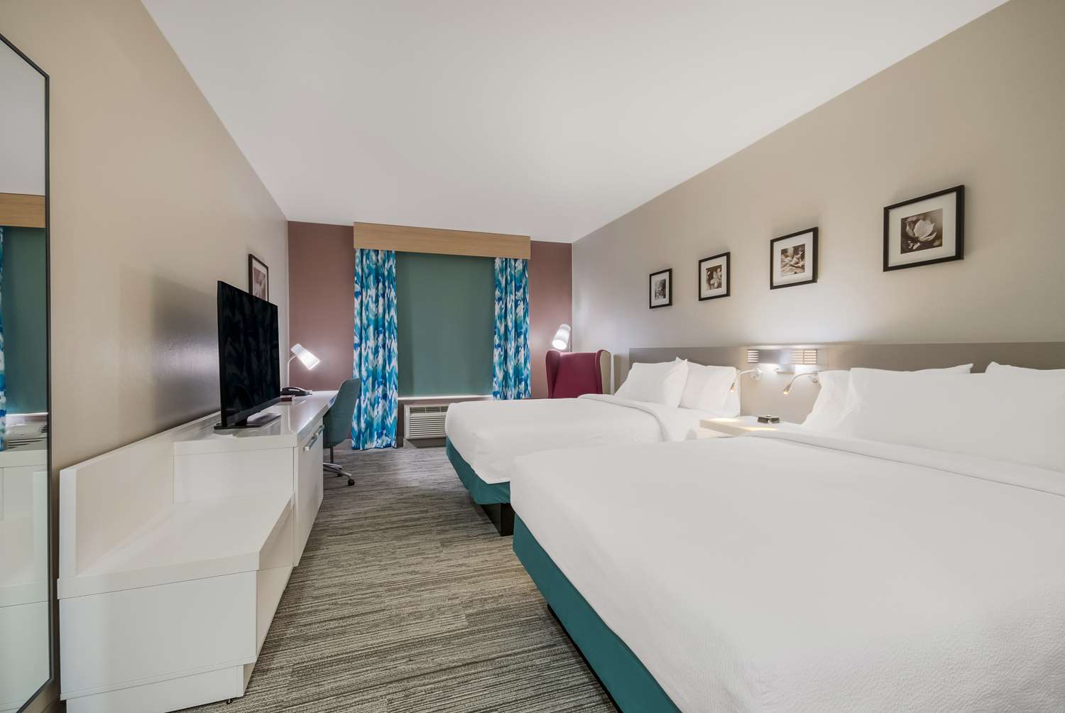 PREMIUM, 2 QUEEN BEDS
