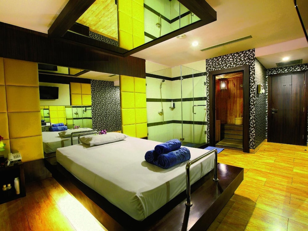 Orchardz Jayakarta Hotel 35/73