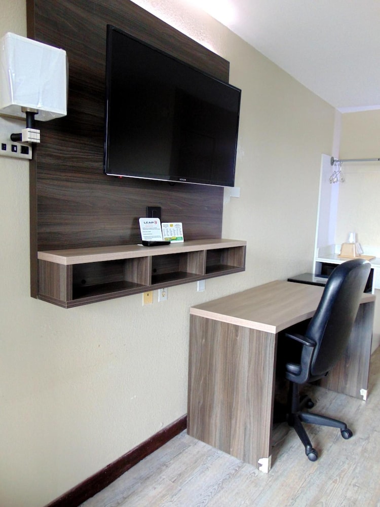 Somatel Nashville Airport Hotel 38/49