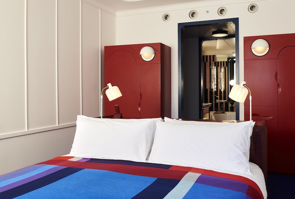 PREMIUM, KING BED, WITH VIEW