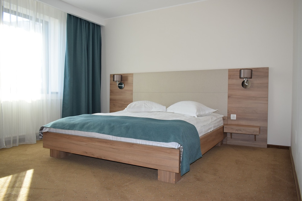 DELUXE, DOUBLE BED