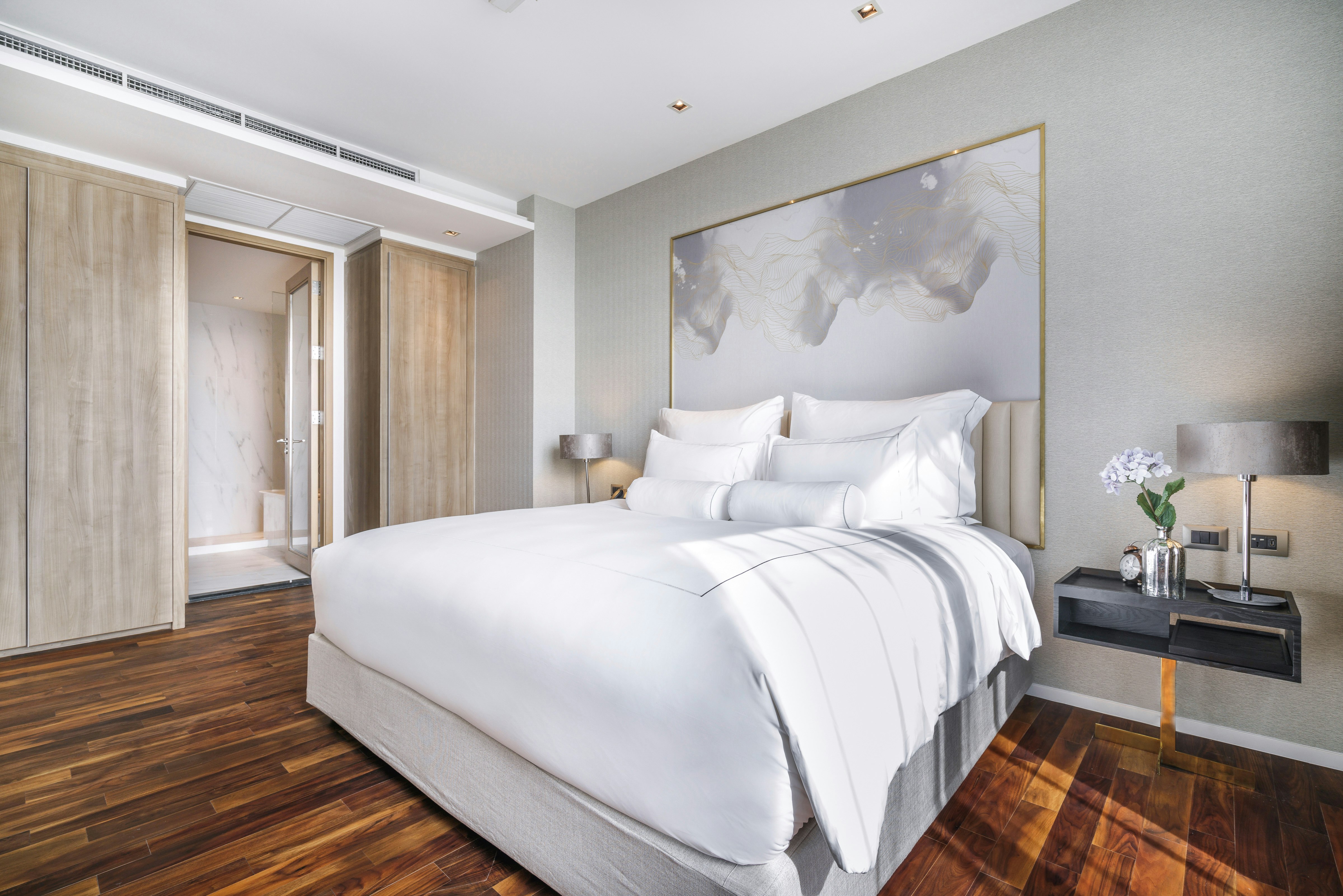 Junior Suite, King Bed, Balcony