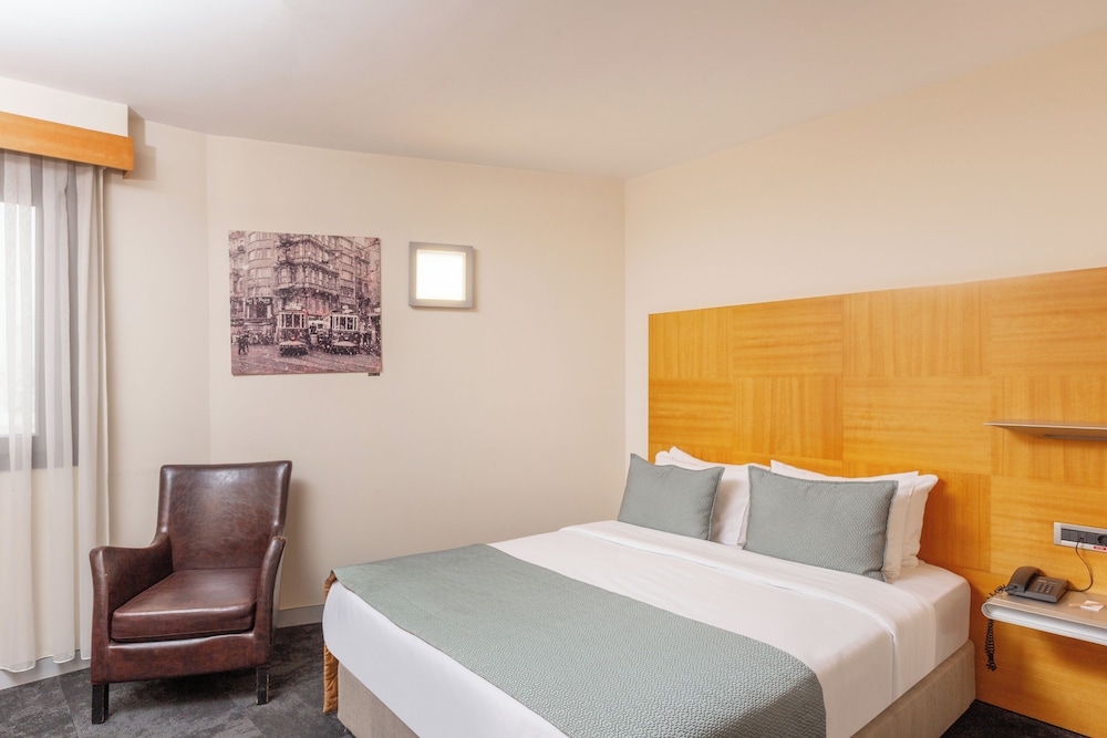 Point Hotel Taksim 10/68