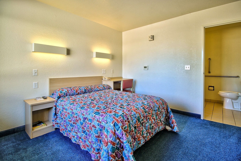 Motel6 Nogales, AZ - Mariposa Road 15/31