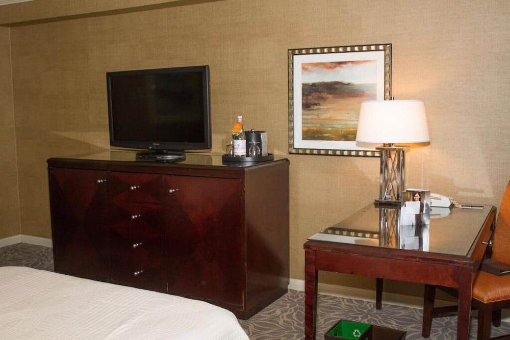 Marriott Jacksonville Downtown (ex. Omni Jacksonville Hotel) 58/64