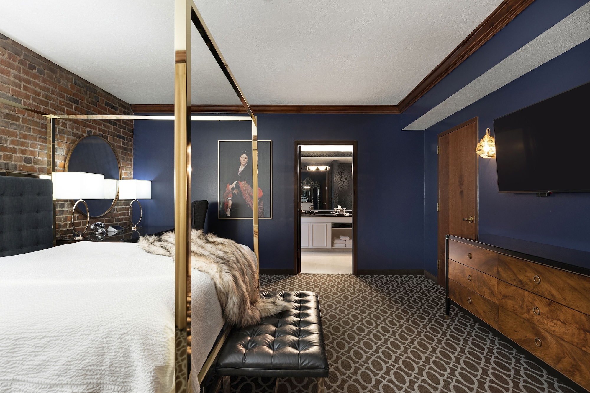 PRESIDENTIAL, SUITE