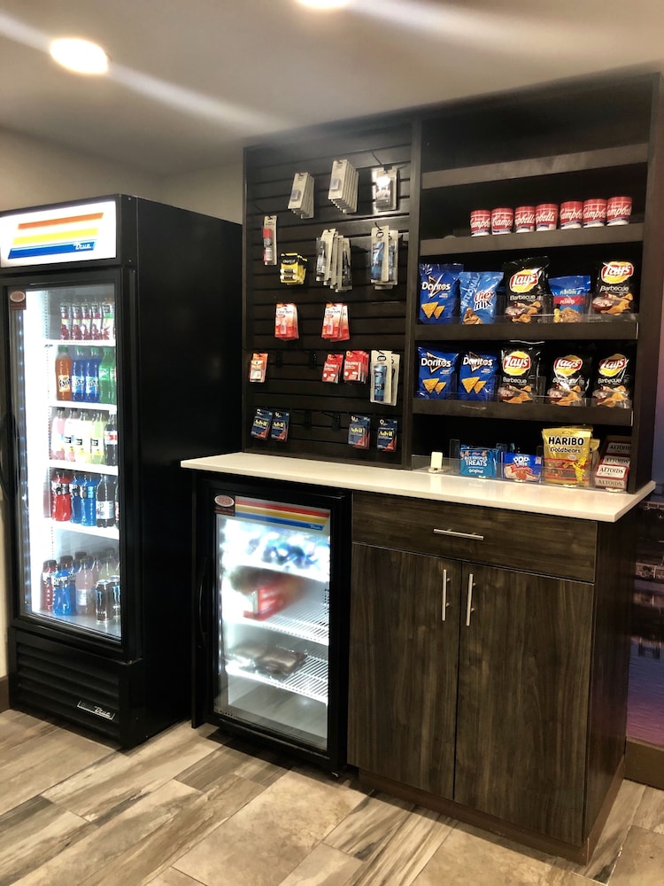 La Quinta Inn St Louis Hazelwood Airport North 48/59