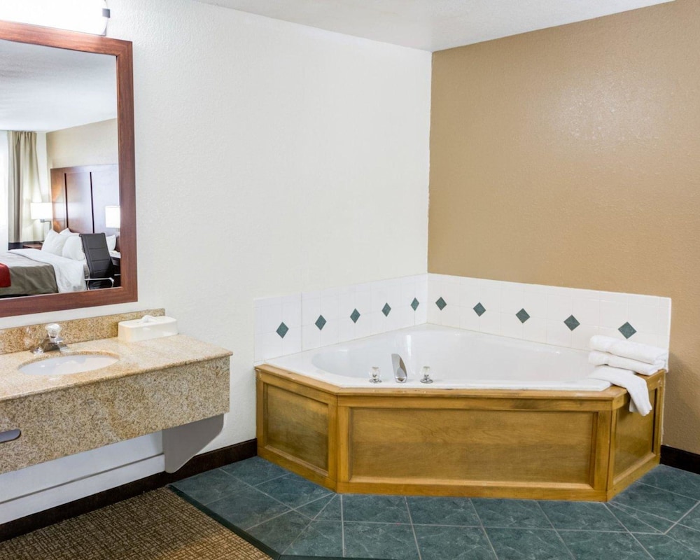 Comfort Inn Kearney Liberty 15/30