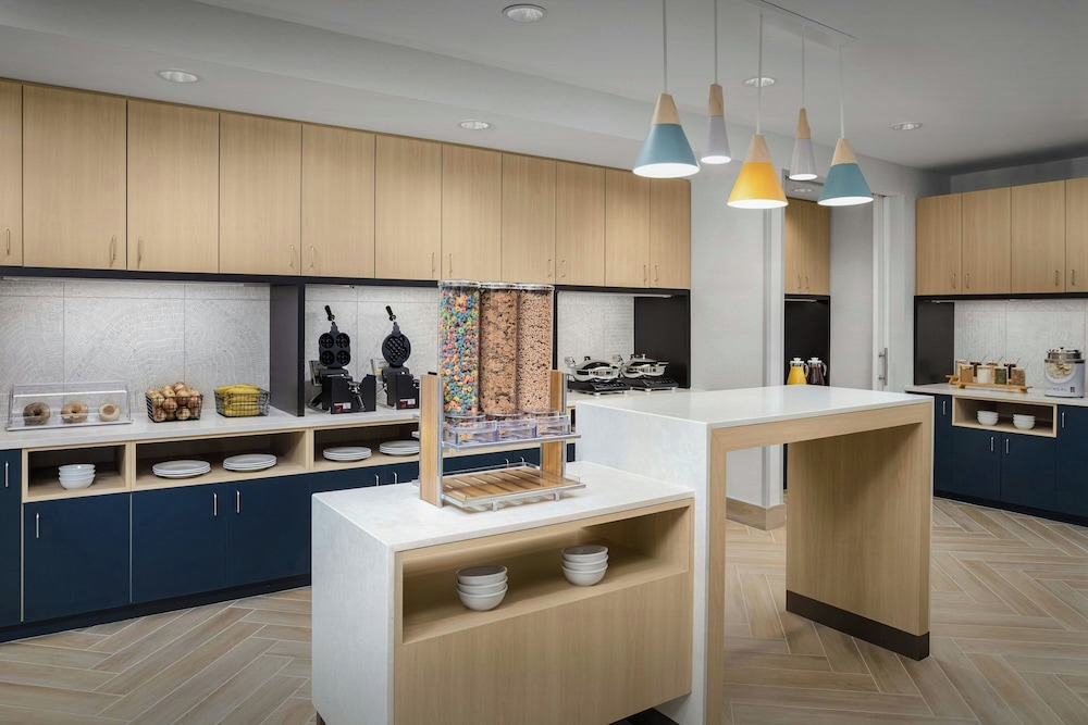 TownePlace Suites by Marriott Forney 23/37