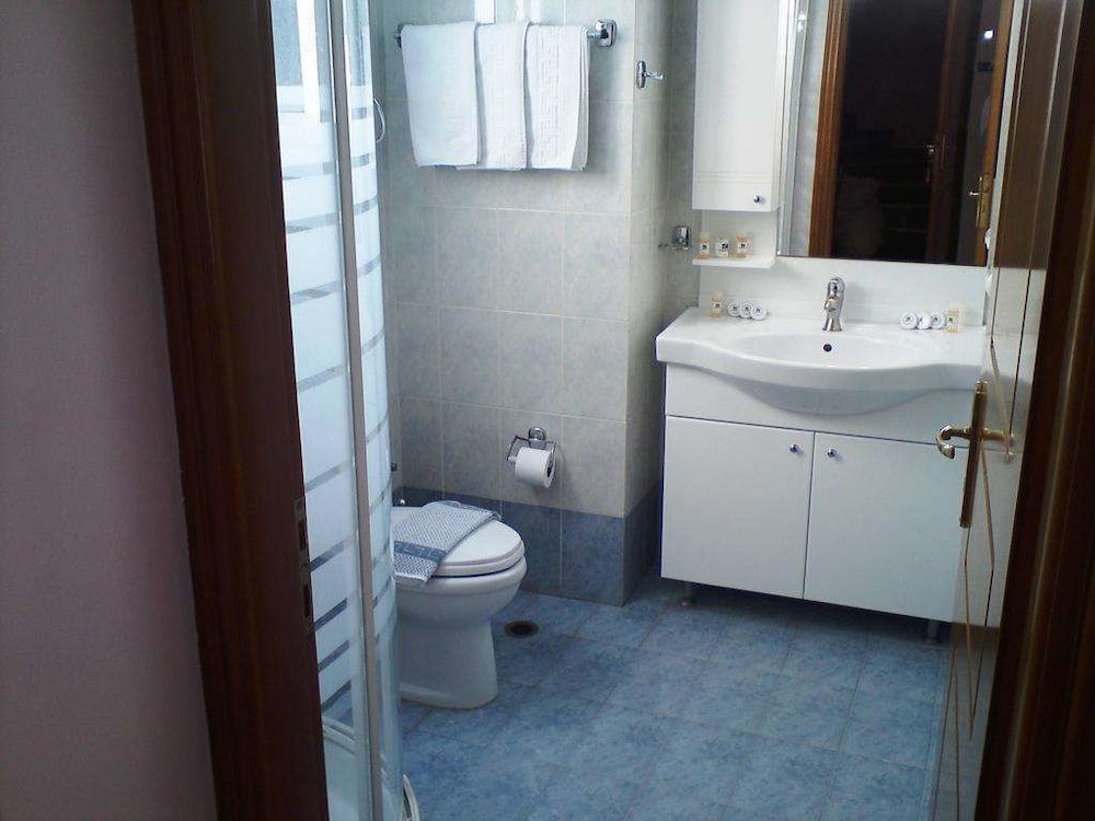 Faros 2 Hotel 10/36