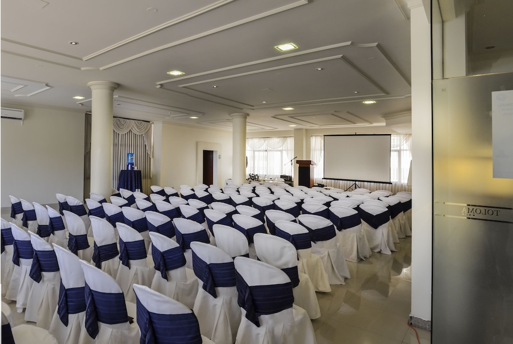 GRAN HOTEL TOLOMA 58/68