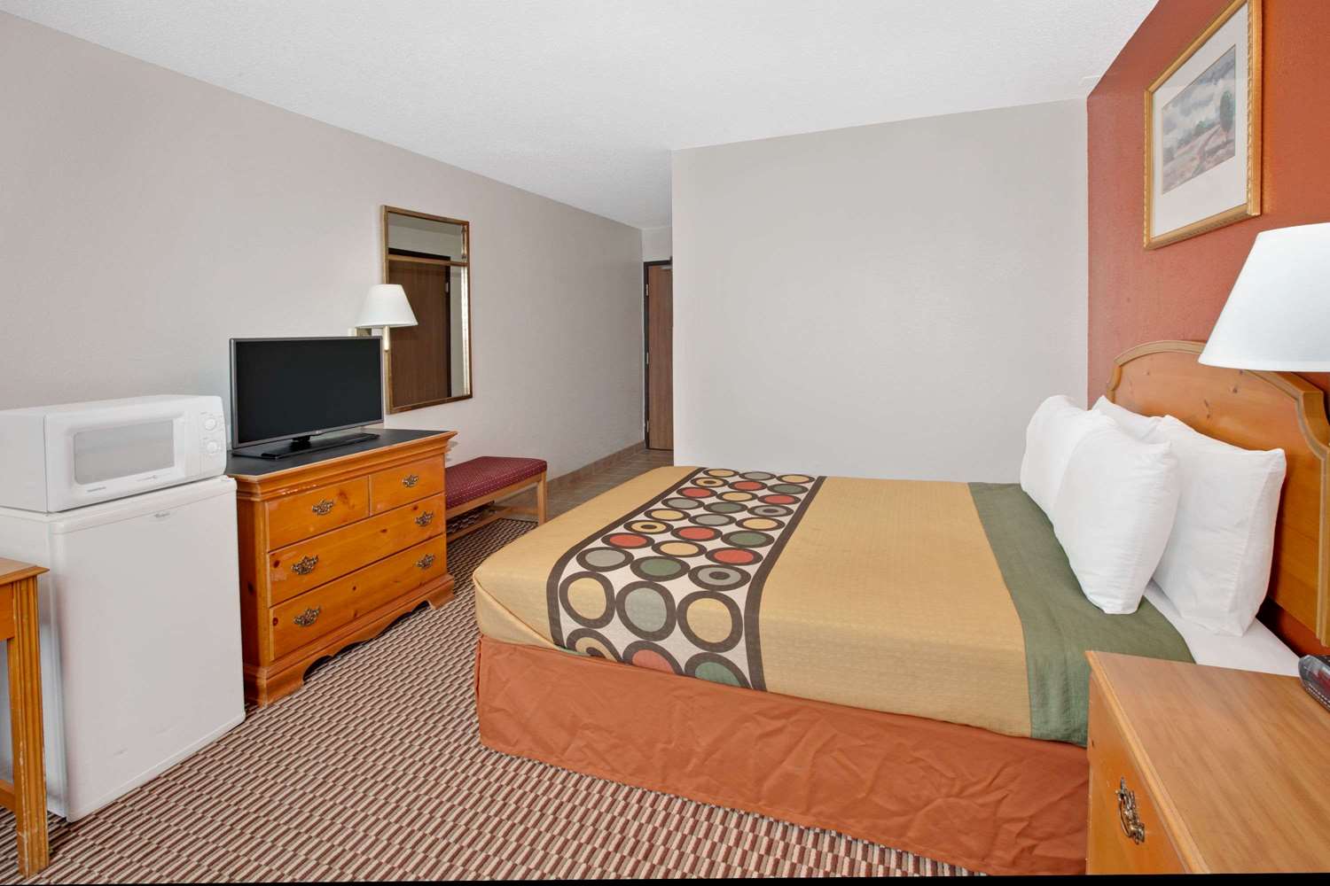 Super 8 by Wyndham Crystal Lake 7/21