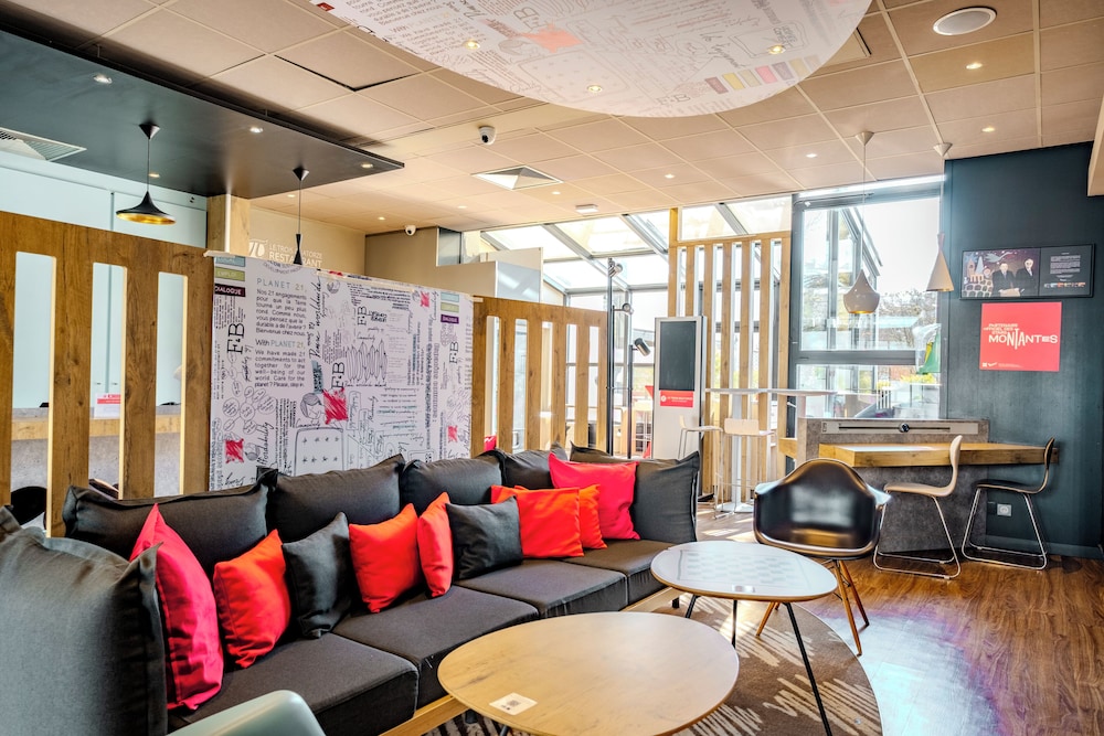 Ibis Marne La Vallee Champs 35/57