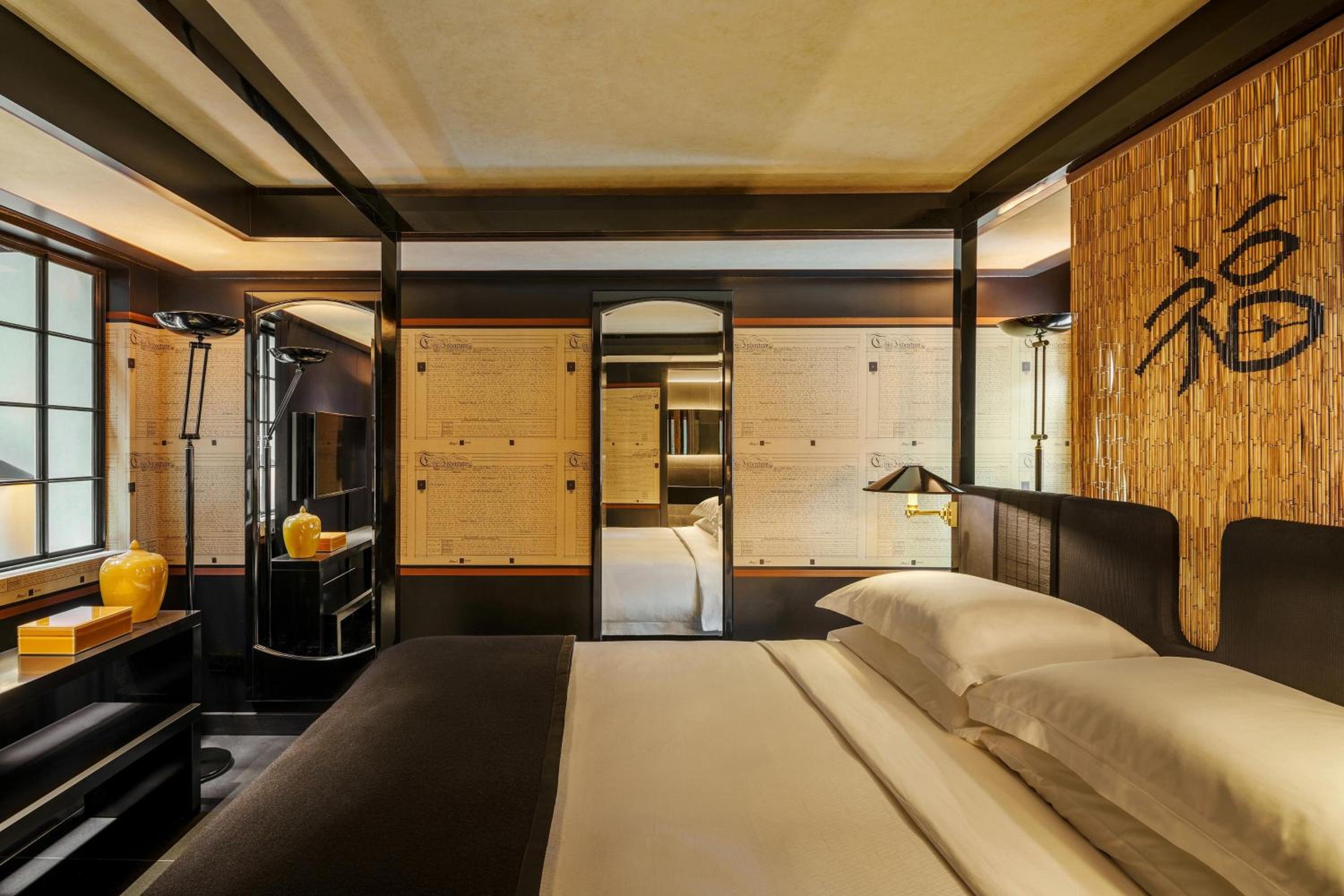 1 Bedroom, Skylight, Suite, King Bed, Club Lounge Access