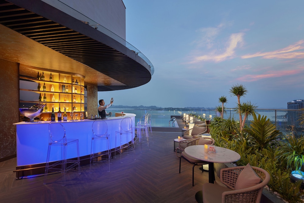 THE WATSON PREMIUM HALONG HOTEL 26/50