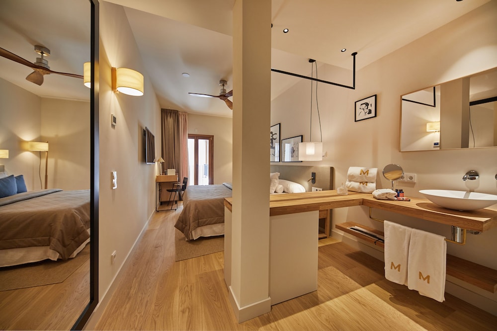 Mon Boutique Hotel 55/64