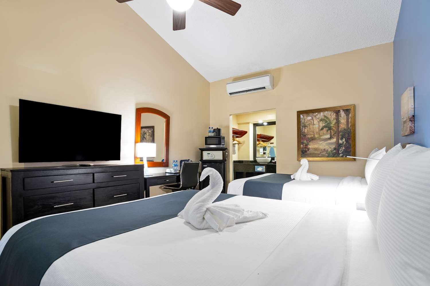 Best Western Plus Belize Biltmore Plaza 22/54