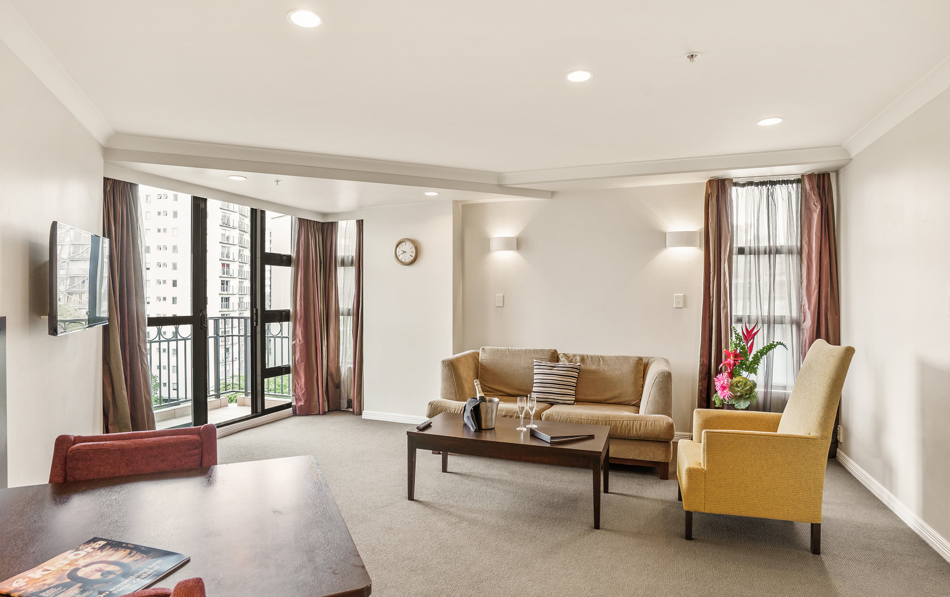 Parkside Hotel and Apartments 47/74