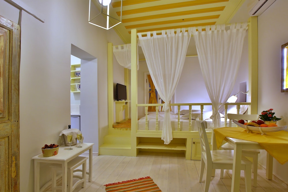 Efchi Suites 1904 21/39
