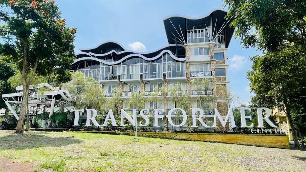Transformer Center Hotel 3/36