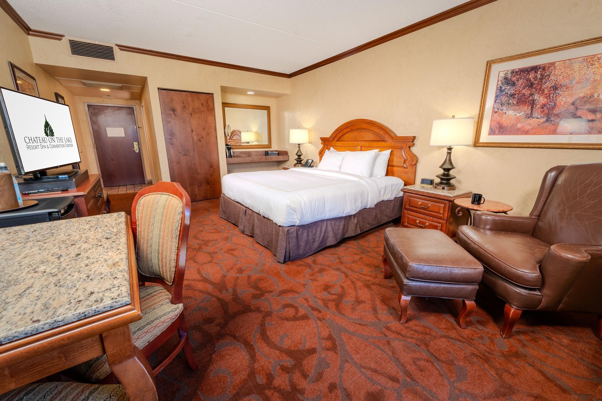 Room, King Bed, Lake Front, Lake View, Balcony