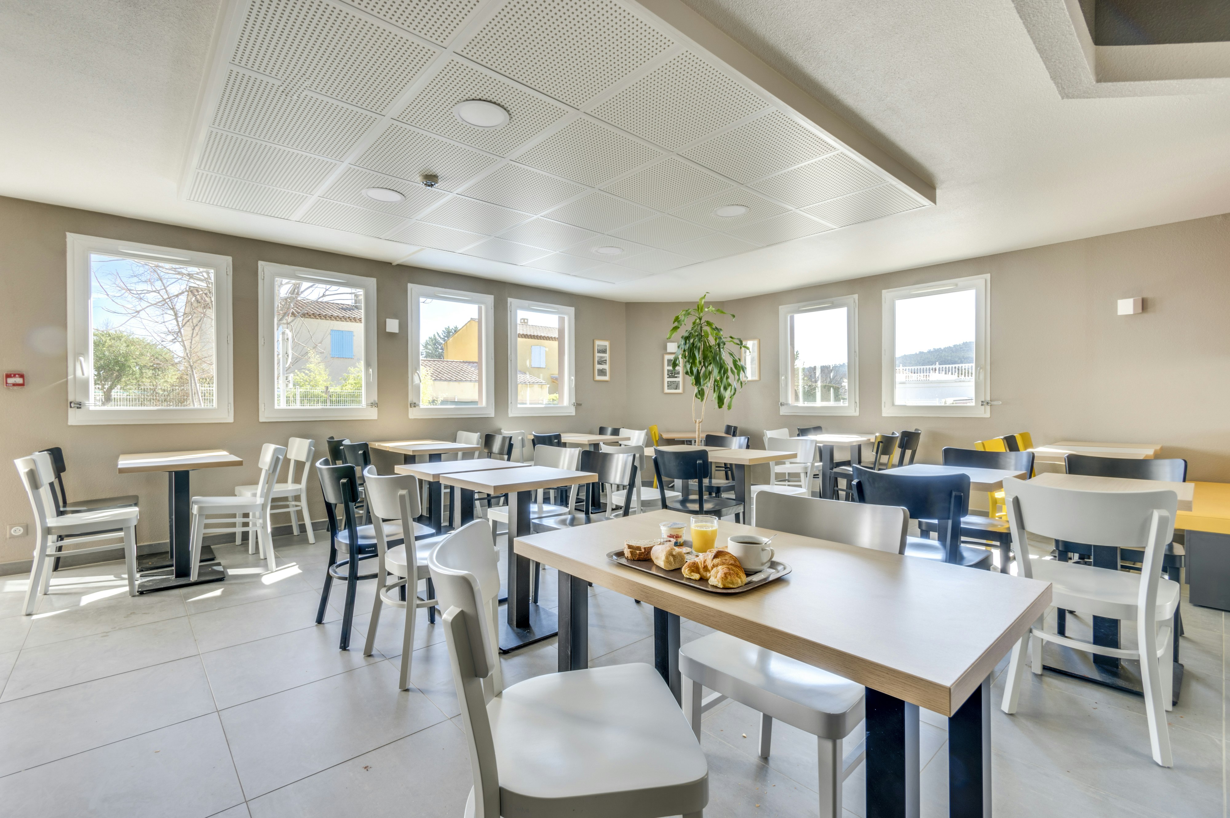 B&B Hotel Brignoles 30/37
