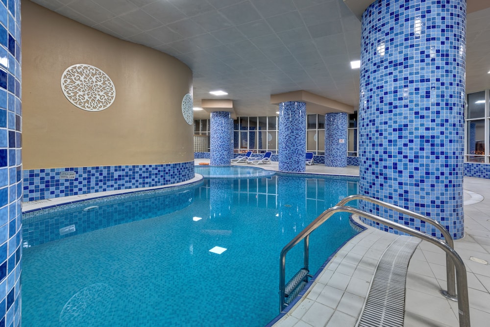 swimming pool spa