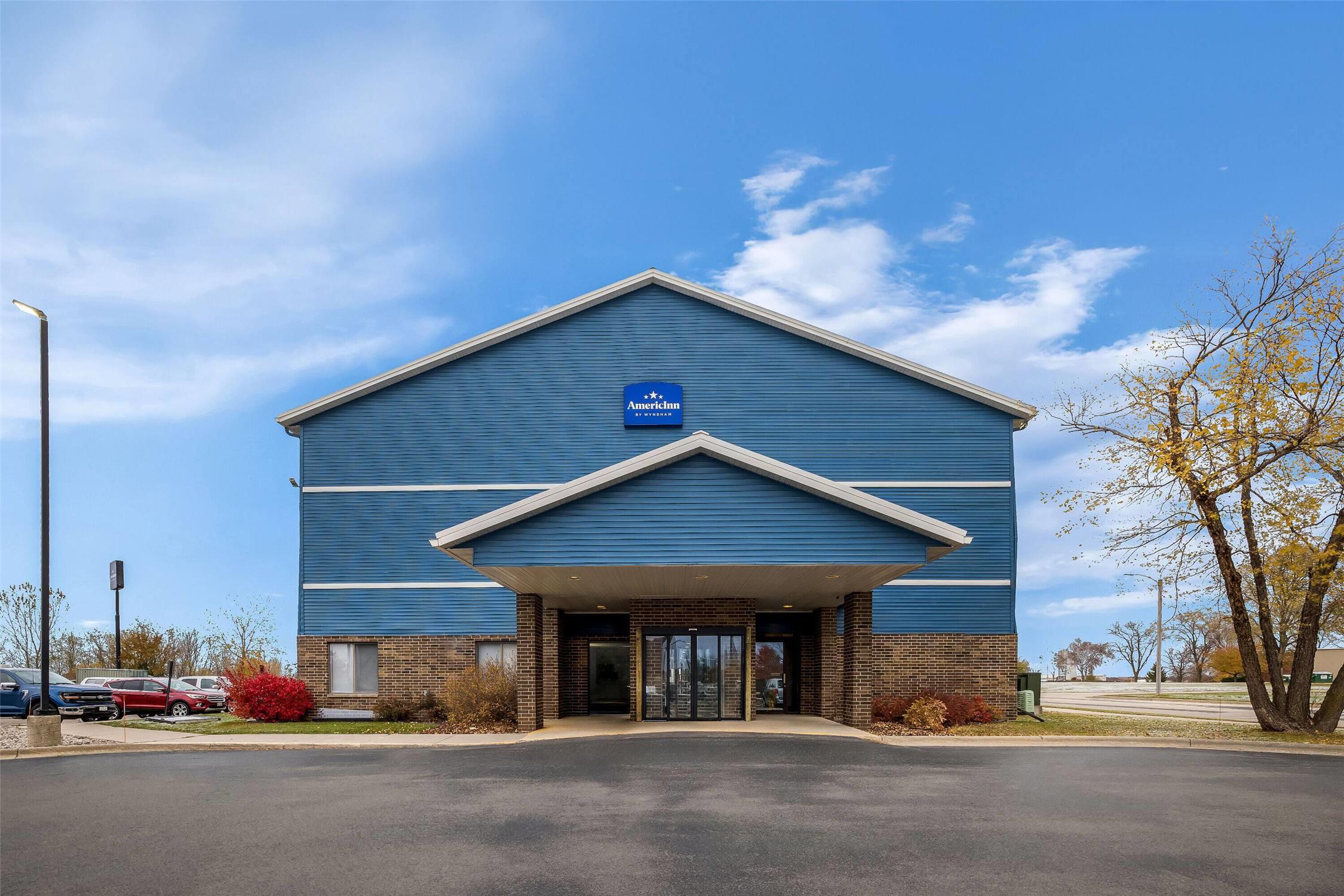 AmericInn by Wyndham Columbus Wisconsin 3/38