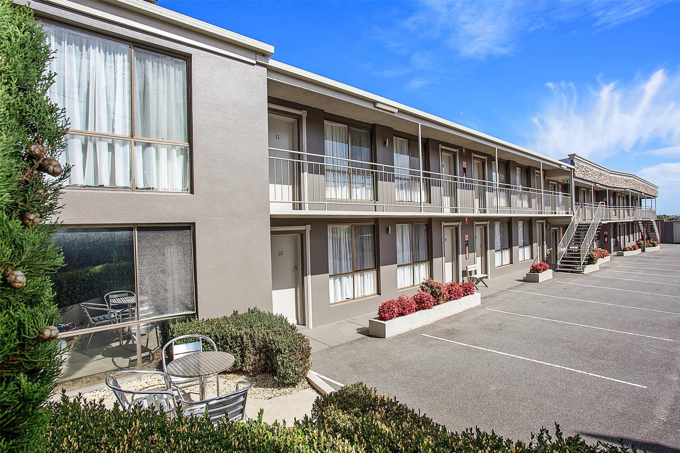 Comfort Inn On Raglan 1/39