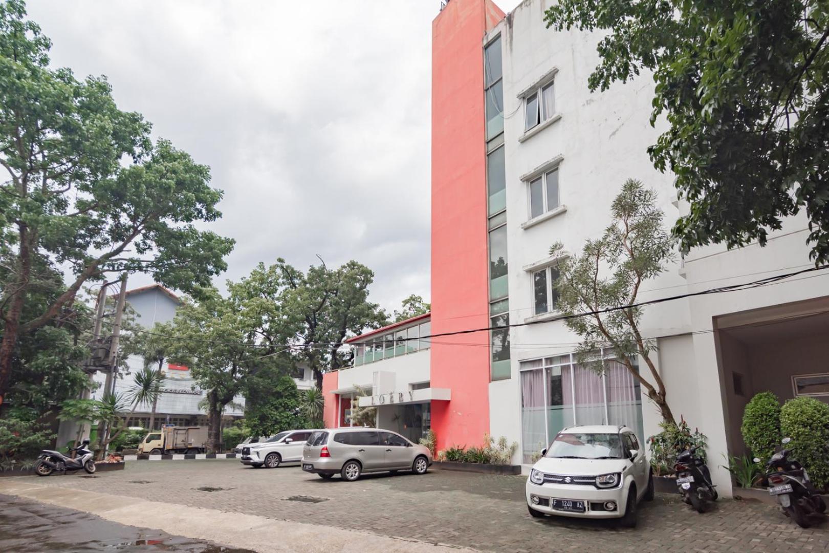 Urbanview Hotel Grand Malabar Bandung 29/32