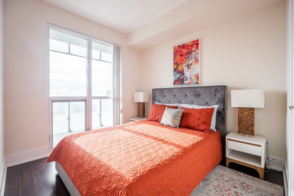 1 BEDROOM, LUXURY, APARTMENT, LAKE VIEW, KITCHEN