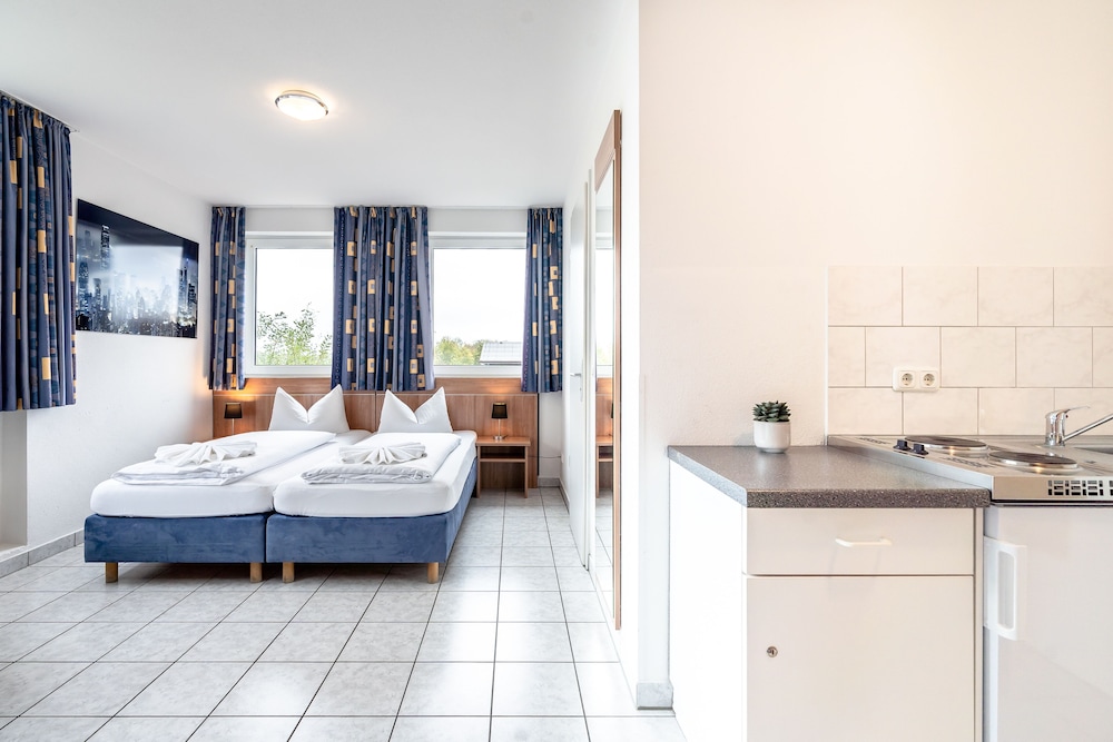 Hotel Fresh Inn 9/41