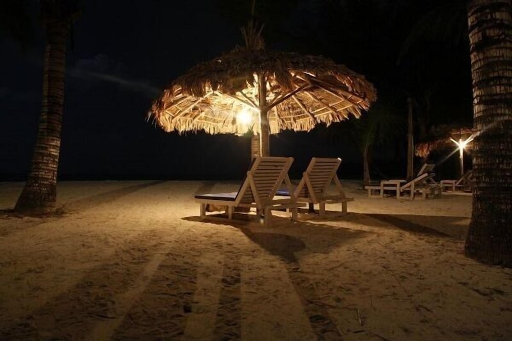 Silver Sand Beach Resort 30/50