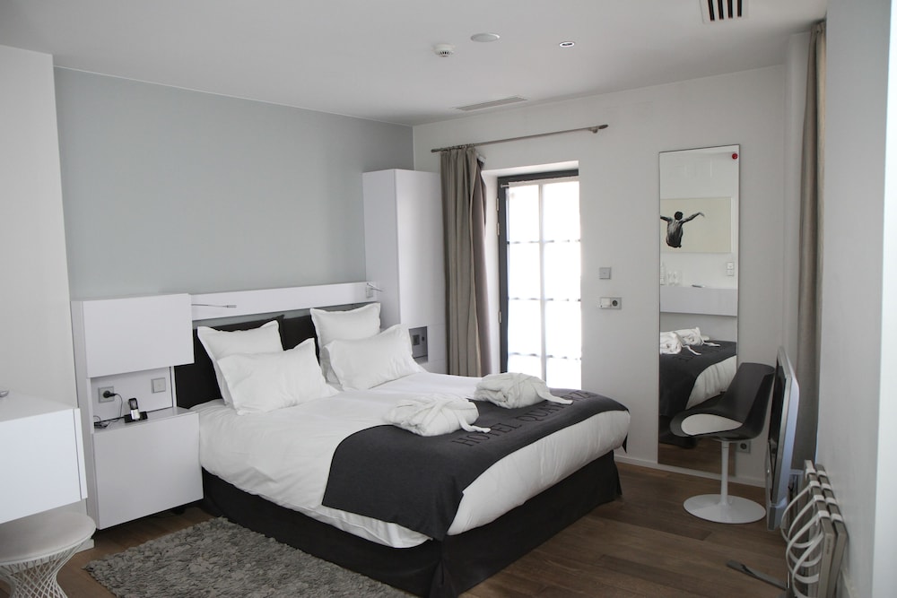 Hotel Quatorze 8/59