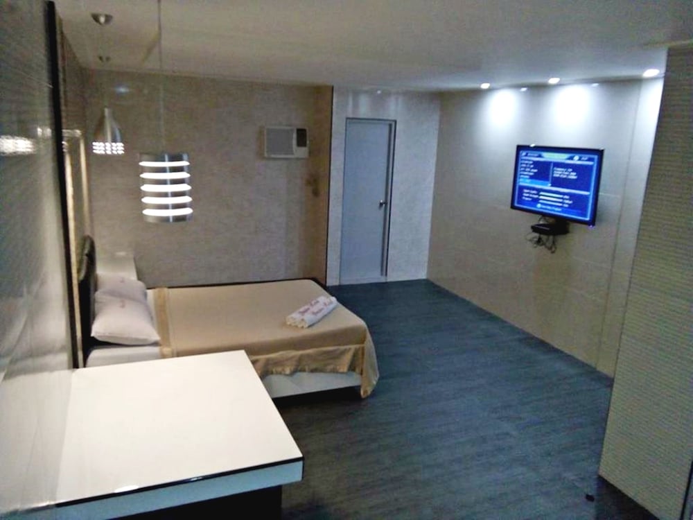 New Winston Hotel 27/31
