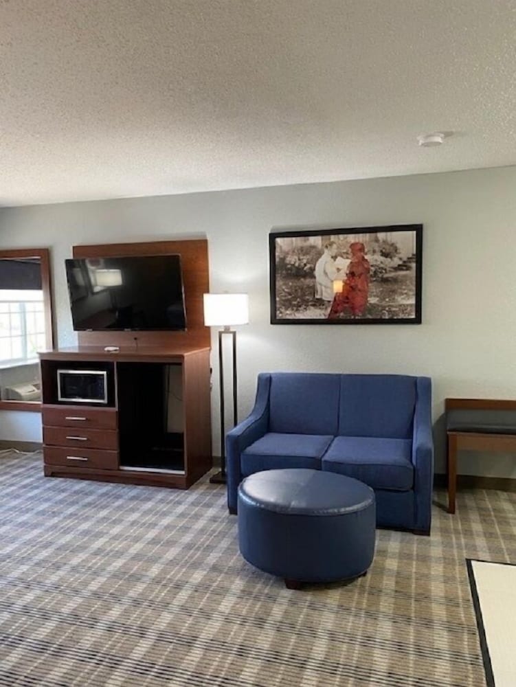 AmericInn by Wyndham Williamsburg 29/50