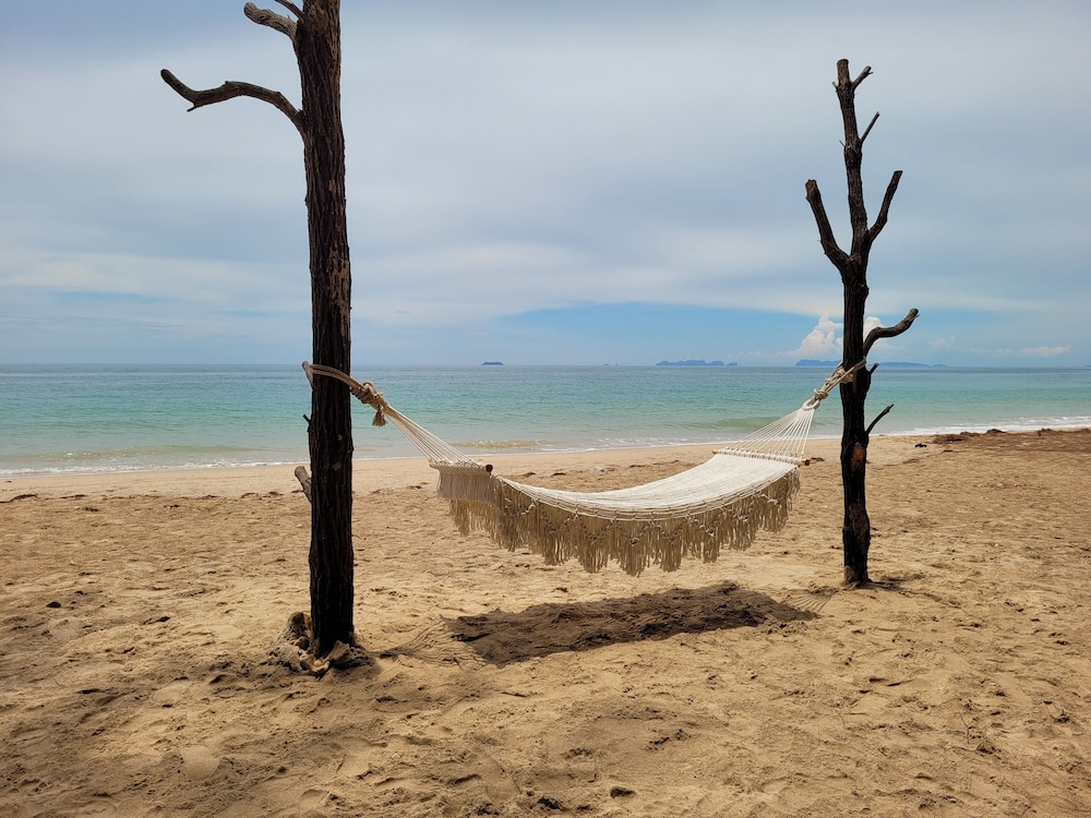 Long Beach Chalet 69/75