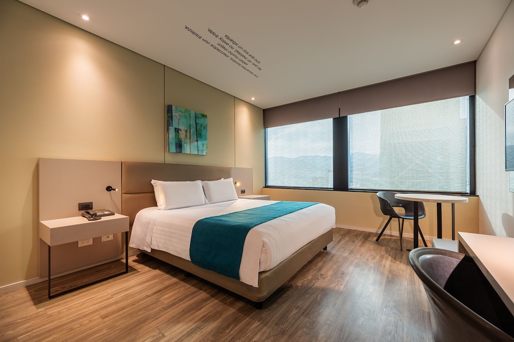 STANDARD, KING BED